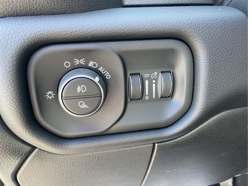 Used 2024 RAM 2500 Laramie AWD/4WD image 12