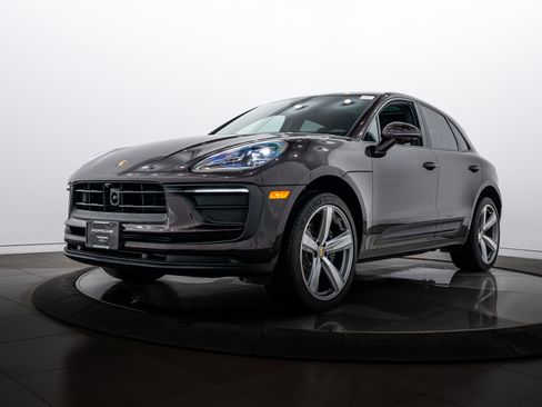 Certified 2026 Porsche Macan image 1