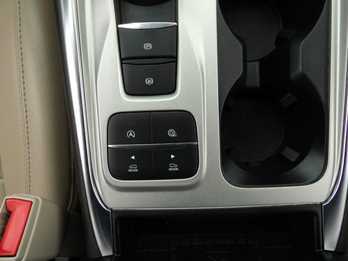 Used 2022 Ford Explorer Limited w/ Equipment Group 301A image 31