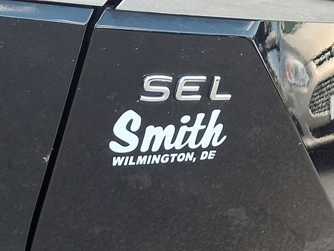 Certified 2025 Volkswagen Atlas SEL Premium R-Line image 33