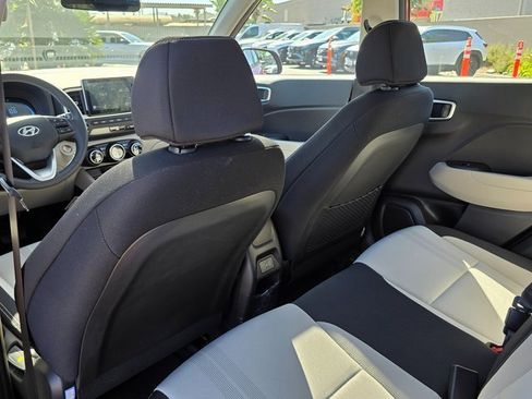 New 2025 Hyundai Venue SEL image 17