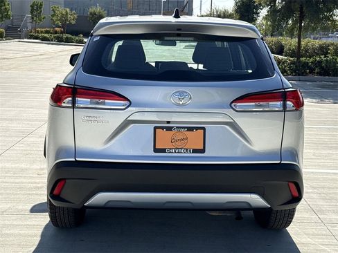 Used 2024 Toyota Corolla Cross L image 4