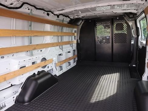 Used 2024 Ford Transit 250 Low Roof w/ Exterior Upgrade Package RWD image 10