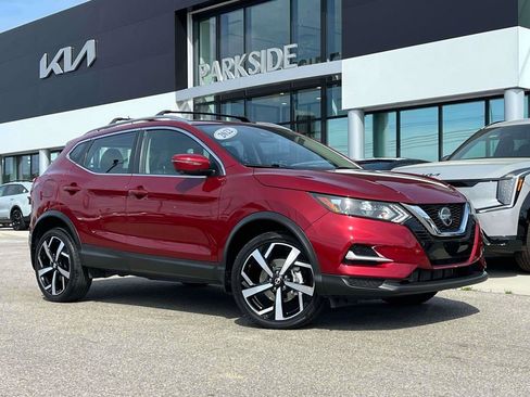 Used 2022 Nissan Rogue Sport SL image 1