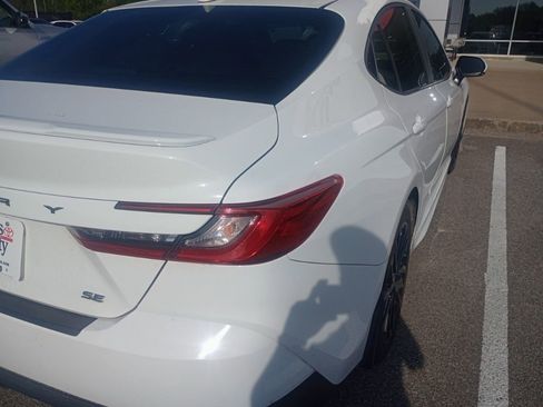 Used 2025 Toyota Camry SE w/ Convenience Package image 5