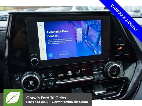 Used 2024 Toyota Highlander XSE image 3