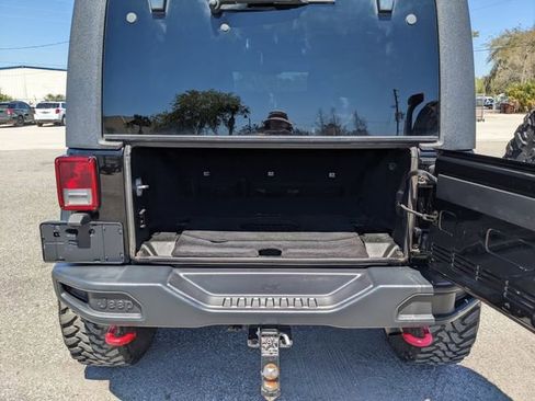 Used 2015 Jeep Wrangler Unlimited Rubicon image 11