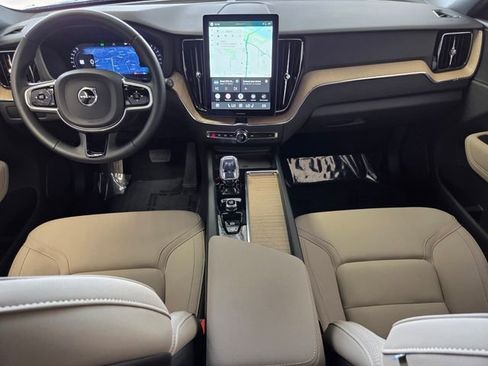 Certified 2026 Volvo XC60 B5 Core AWD/4WD image 17