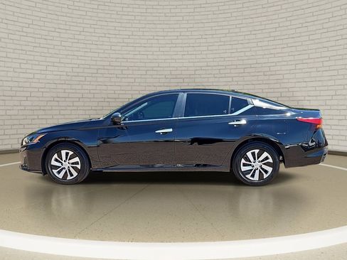 Certified 2025 Nissan Altima 2.5 S FWD image 8