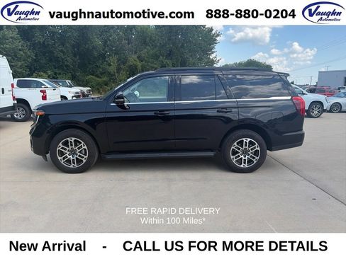 Used 2025 Ford Expedition Active AWD/4WD image 1