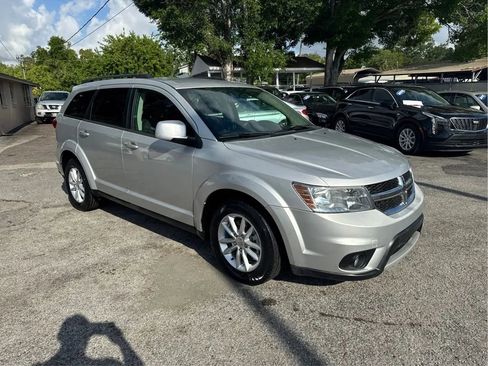 Used 2014 Dodge Journey SXT w/ Flexible Seating Group FWD image 3