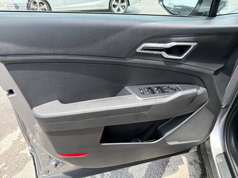 New 2026 Kia Sportage LX FWD image 16