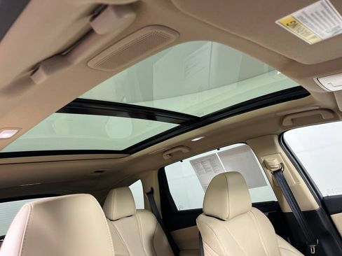 Used 2025 Acura MDX FWD w/ Technology Package image 5