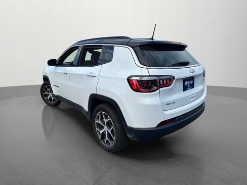 Used 2024 Jeep Compass Limited AWD/4WD image 4