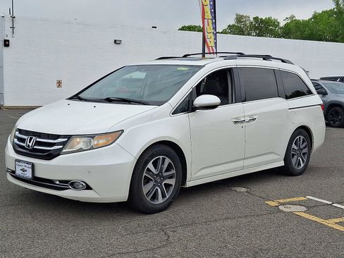 Used 2016 Honda Odyssey Touring Elite image 3