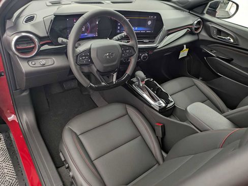 New 2026 Chevrolet Trax RS FWD image 2