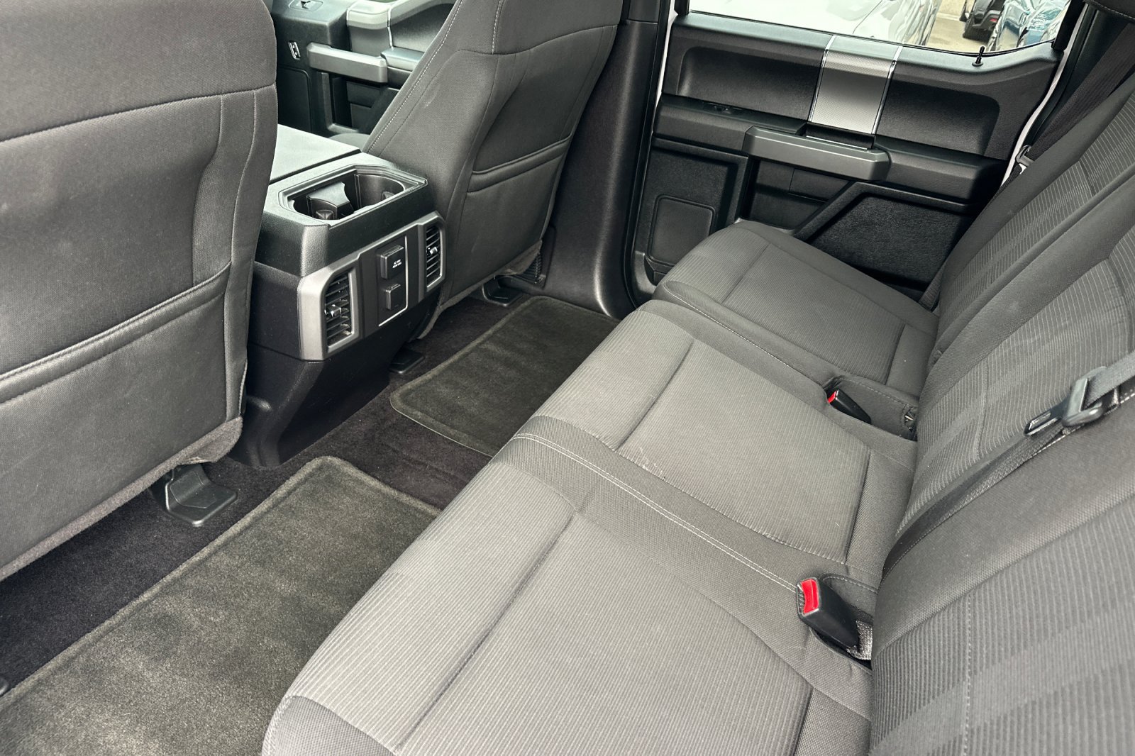 Used 2015 Ford F150 XLT w/ Equipment Group 302A Luxury AWD/4WD image 11
