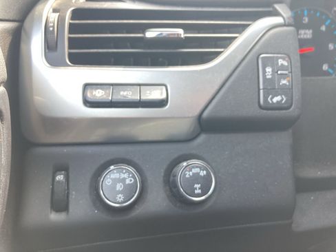 Used 2017 Chevrolet Suburban Premier image 14