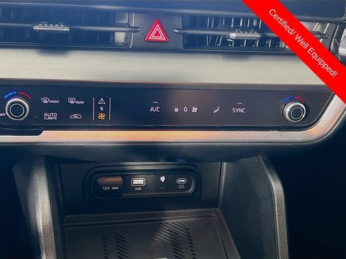 Certified 2025 Kia Sportage EX FWD image 17