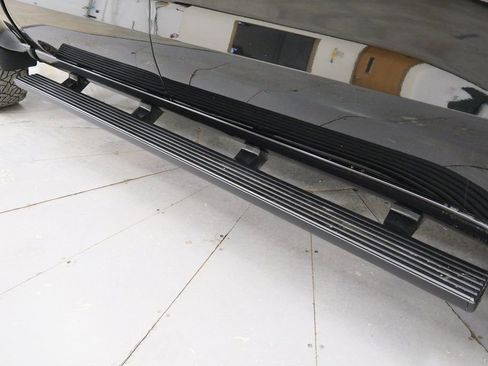 Used 2021 Chevrolet Silverado 1500 RST image 35