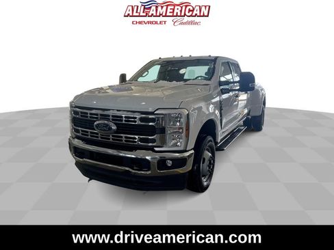 Used 2025 Ford F350 XLT image 1