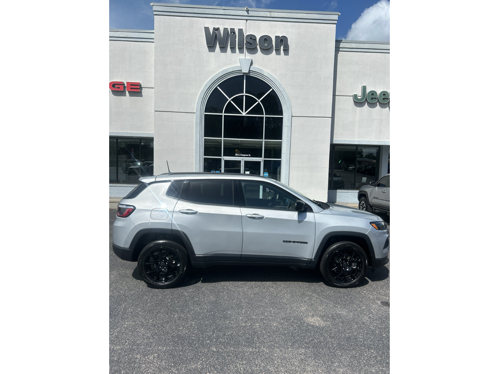 New 2026 Jeep Compass Latitude AWD/4WD image 3