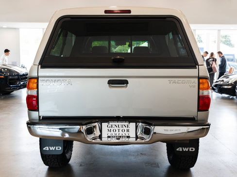 Used 2004 Toyota Tacoma 4x4 Xtracab V6 image 5
