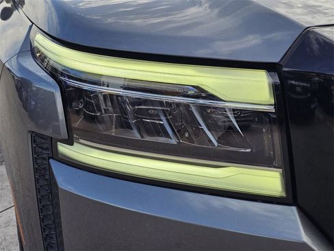 Used 2023 Nissan Frontier SV w/ Midnight Edition Package image 4