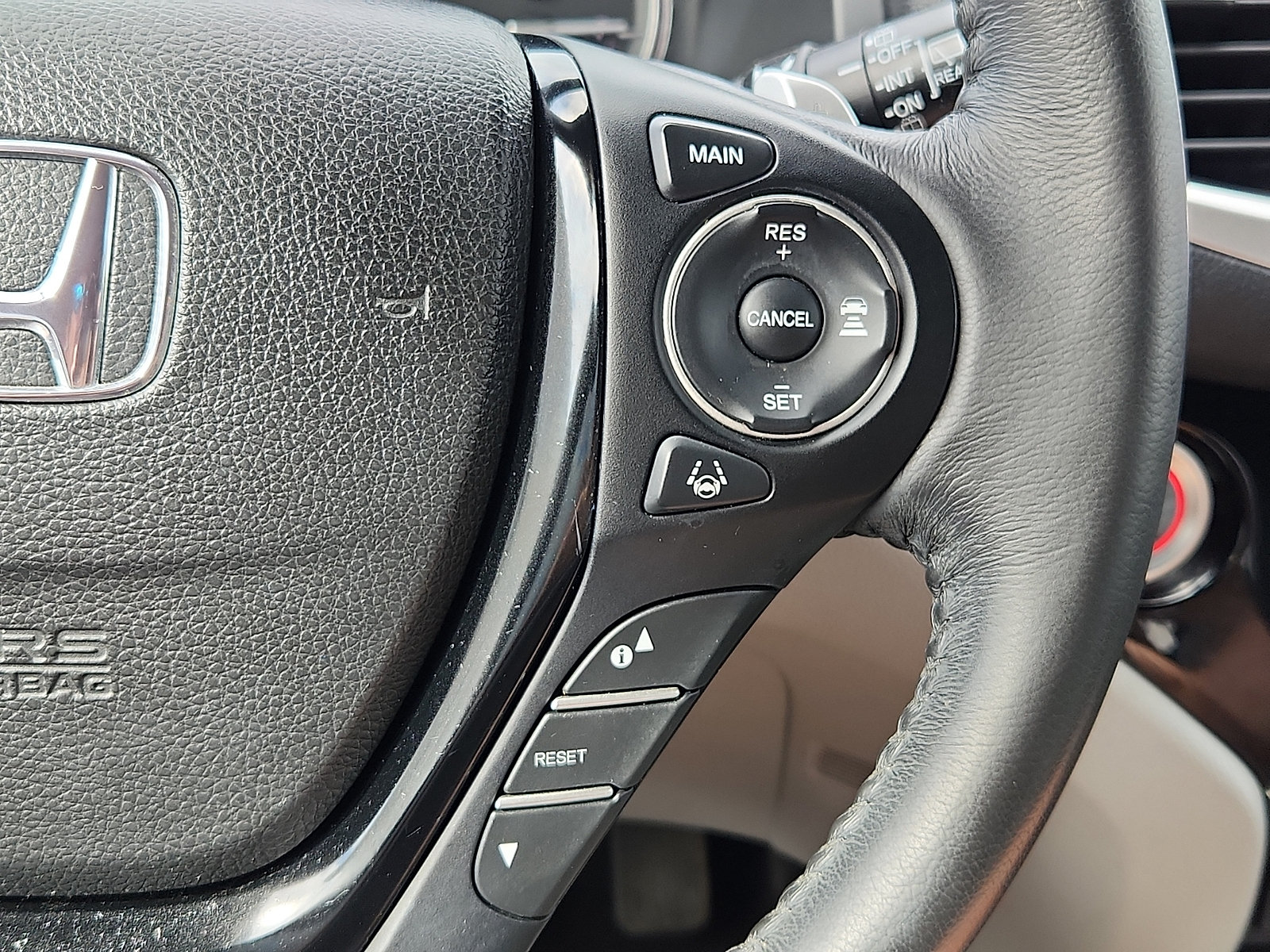 Used 2016 Honda Pilot Touring image 26