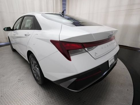 Used 2024 Hyundai Elantra SEL FWD image 33