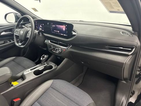 Used 2025 Buick Envista Preferred w/ Convenience I Package FWD image 28