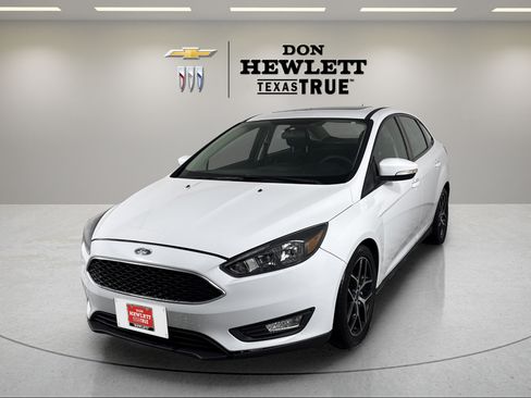 Used 2017 Ford Focus SEL FWD image 1