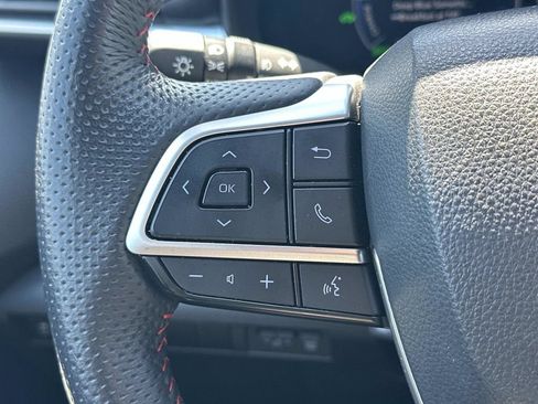 Used 2025 Toyota Sienna XSE FWD image 23