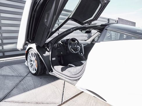 Used 2024 McLaren 750S image 44