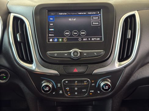 Used 2020 Chevrolet Equinox LT FWD image 21