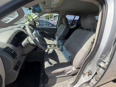 Used 2013 Nissan Frontier S RWD image 9