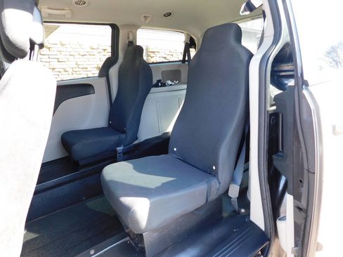 Used 2016 Dodge Grand Caravan SE w/ Quick Order Package 29E SE image 29