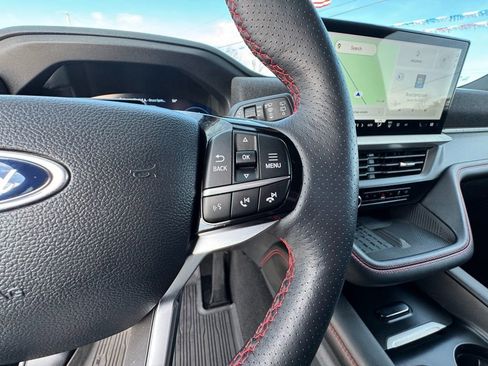 Used 2025 Ford Explorer ST image 27