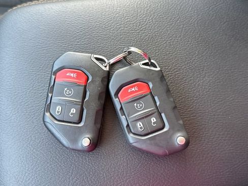 Used 2026 Jeep Wrangler Unlimited Sahara AWD/4WD image 28