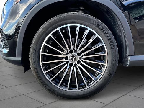 Used 2025 Mercedes-Benz GLC 300 image 10