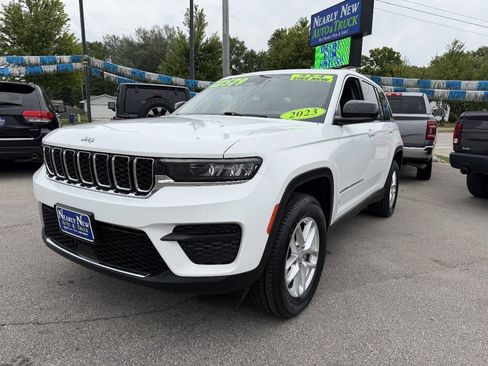 Used 2023 Jeep Grand Cherokee Laredo w/ Luxury Tech Group I AWD/4WD image 1