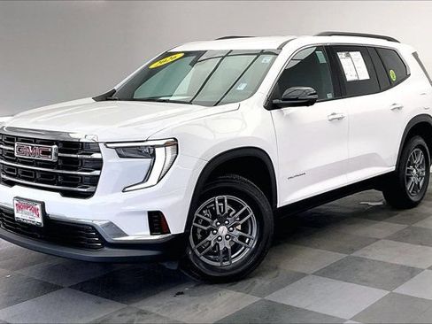 Used 2026 GMC Acadia Elevation w/ LPO, Floor Liner Package AWD/4WD image 12