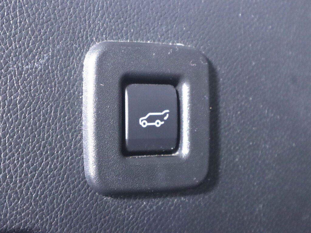 Used 2016 Lincoln Navigator Select RWD image 37