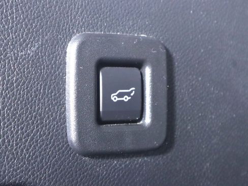 Used 2016 Lincoln Navigator Select RWD image 37