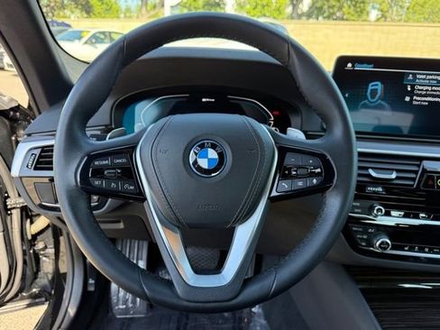 Certified 2023 BMW 530e w/ Convenience Package image 23