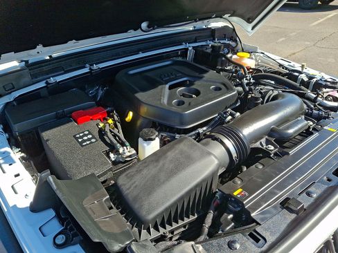 Used 2025 Jeep Wrangler Sport AWD/4WD image 27