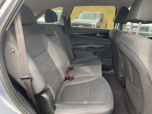 Used 2020 Kia Sorento L image 13