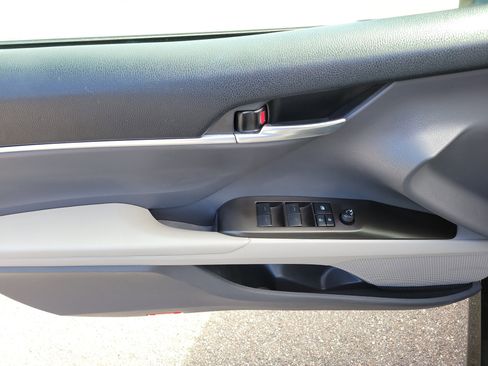 Used 2022 Toyota Camry LE image 18