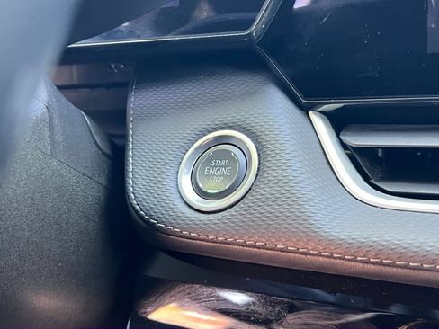 Used 2025 Chevrolet Equinox LT FWD image 20