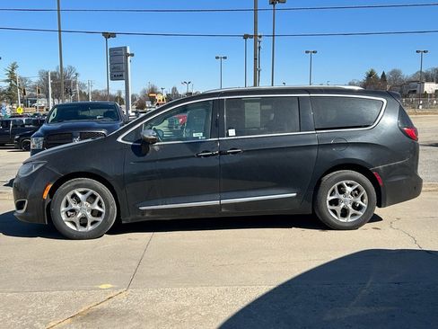 Used 2017 Chrysler Pacifica Limited w/ Advanced Safetytec Group image 11